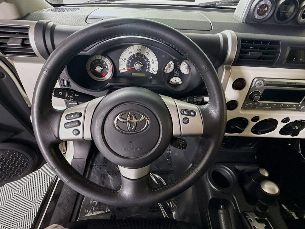 Used 2013 Toyota FJ Cruiser 4WD w/ Upgrade Pkg image 18