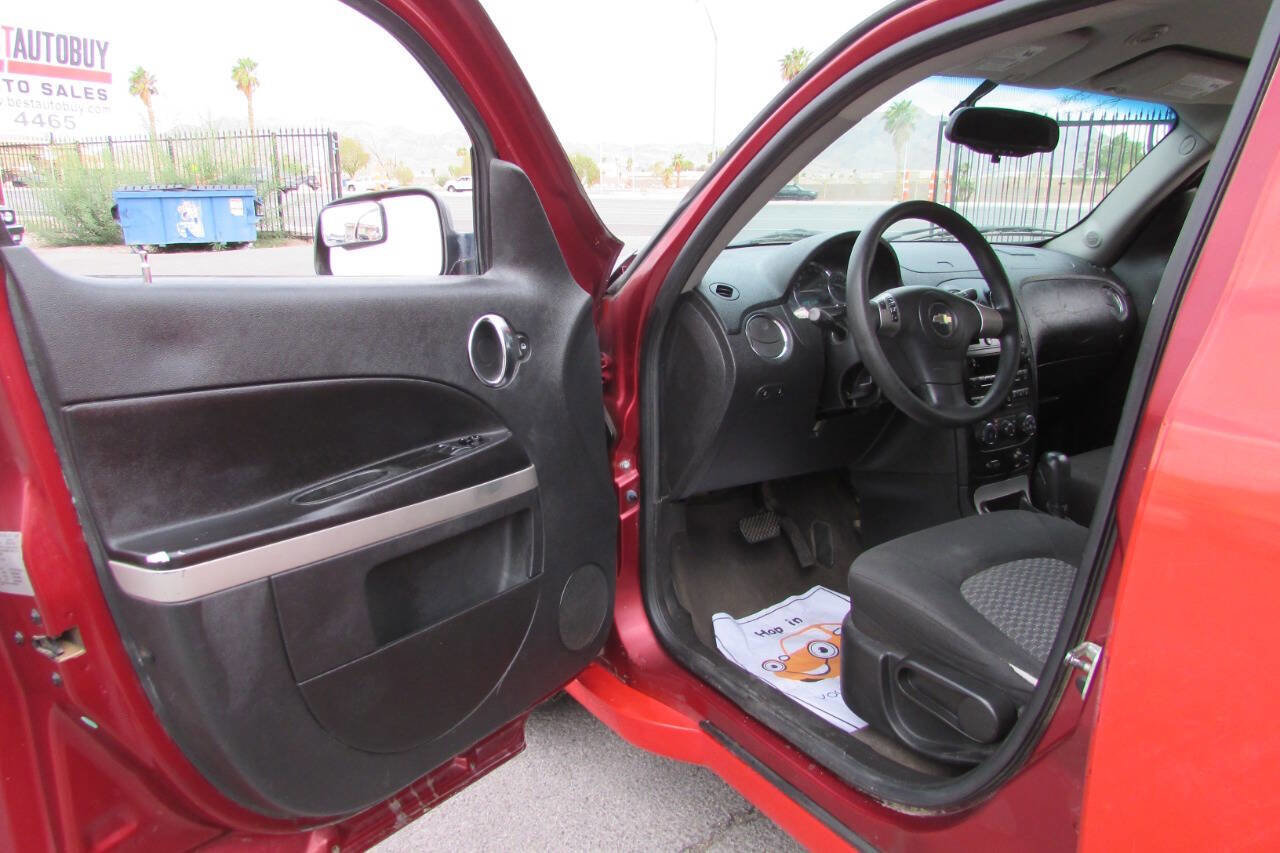 Used 2009 Chevrolet HHR LS image 14