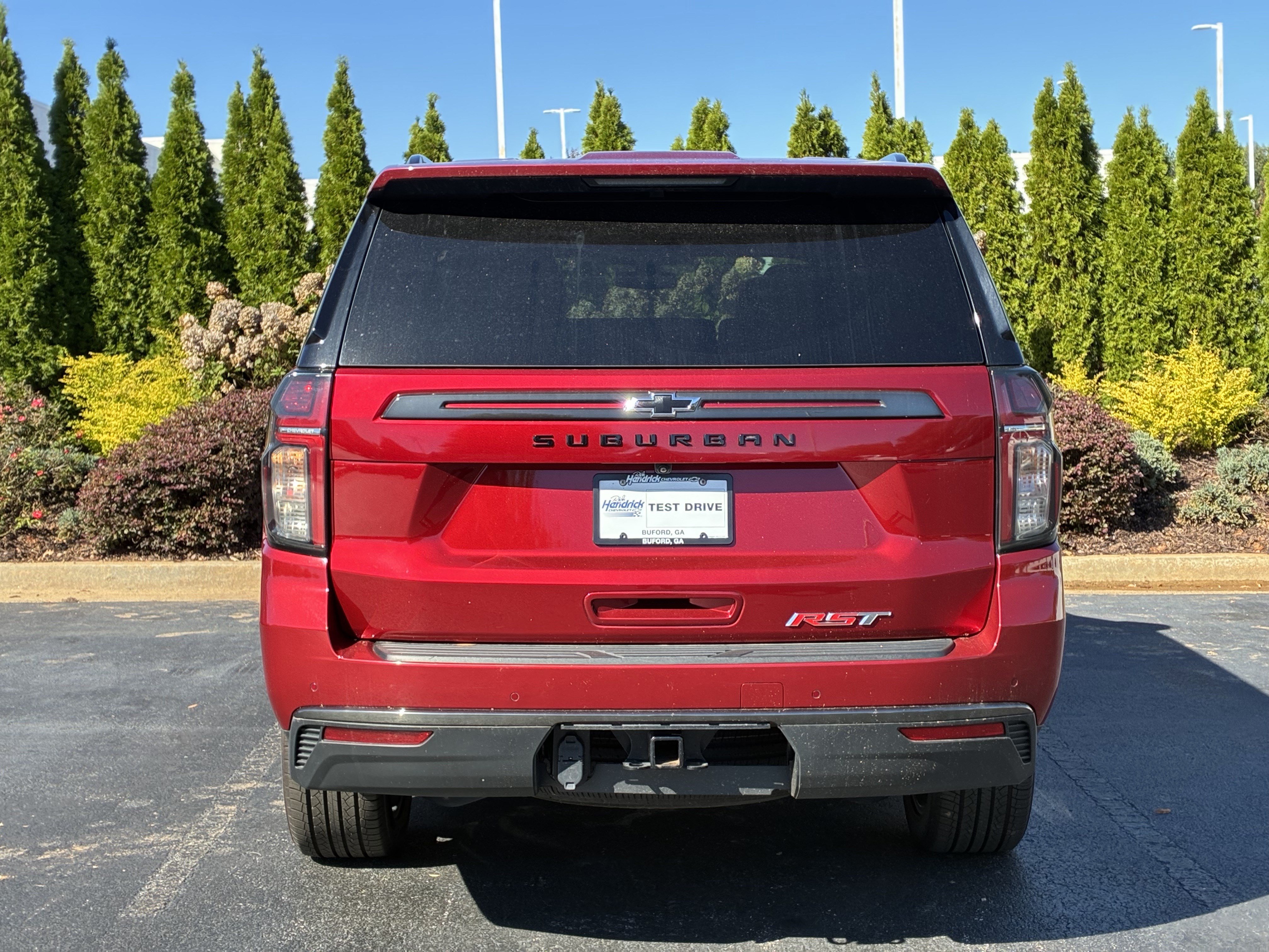 Used 2022 Chevrolet Suburban RST w/ Luxury Package AWD/4WD image 8