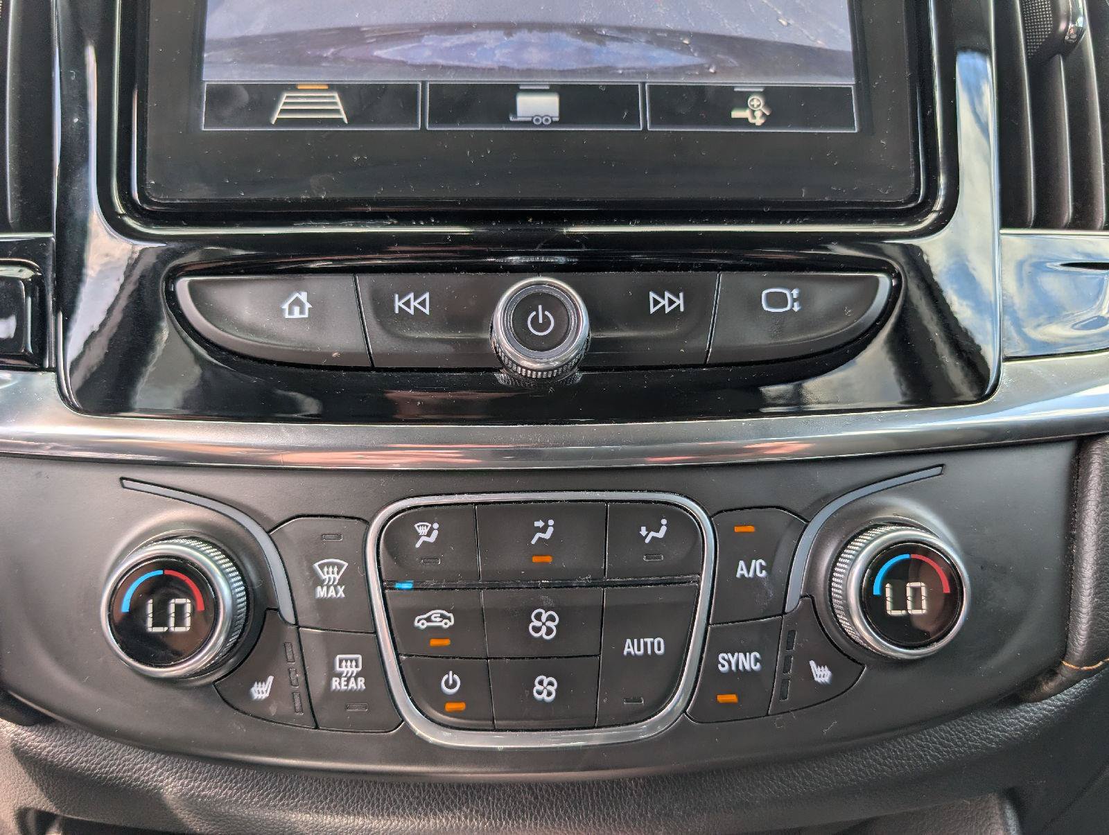 Used 2020 Chevrolet Traverse LT AWD/4WD image 17