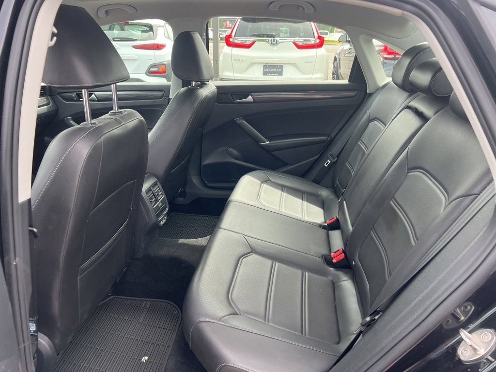 Used 2020 Volkswagen Passat 2.0T R-Line FWD image 24