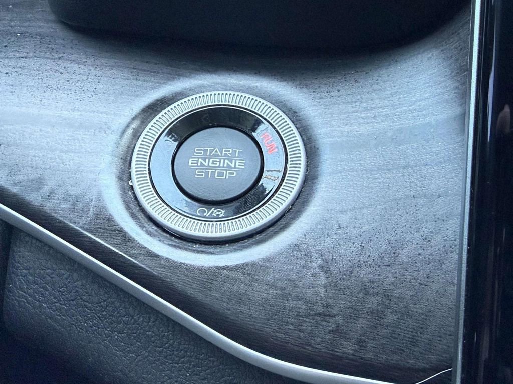 Used 2023 Jeep Grand Cherokee L Limited image 23