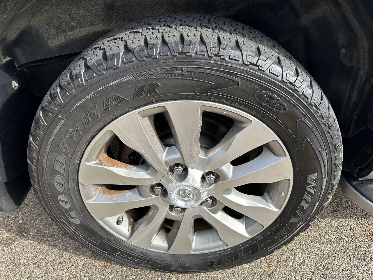 Used 2013 Toyota Sequoia Limited AWD/4WD image 32