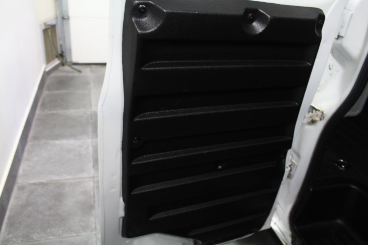 Used 2020 Chevrolet Express 2500 w/ Driver Convenience Package image 25