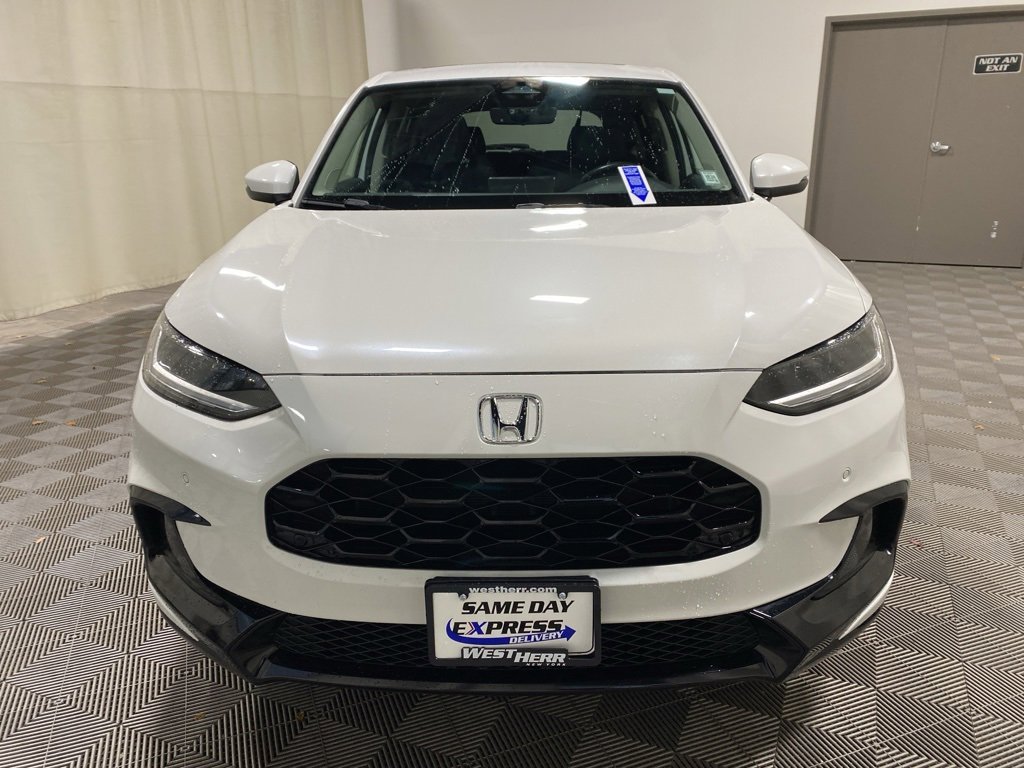 Used 2023 Honda HR-V EX-L image 2