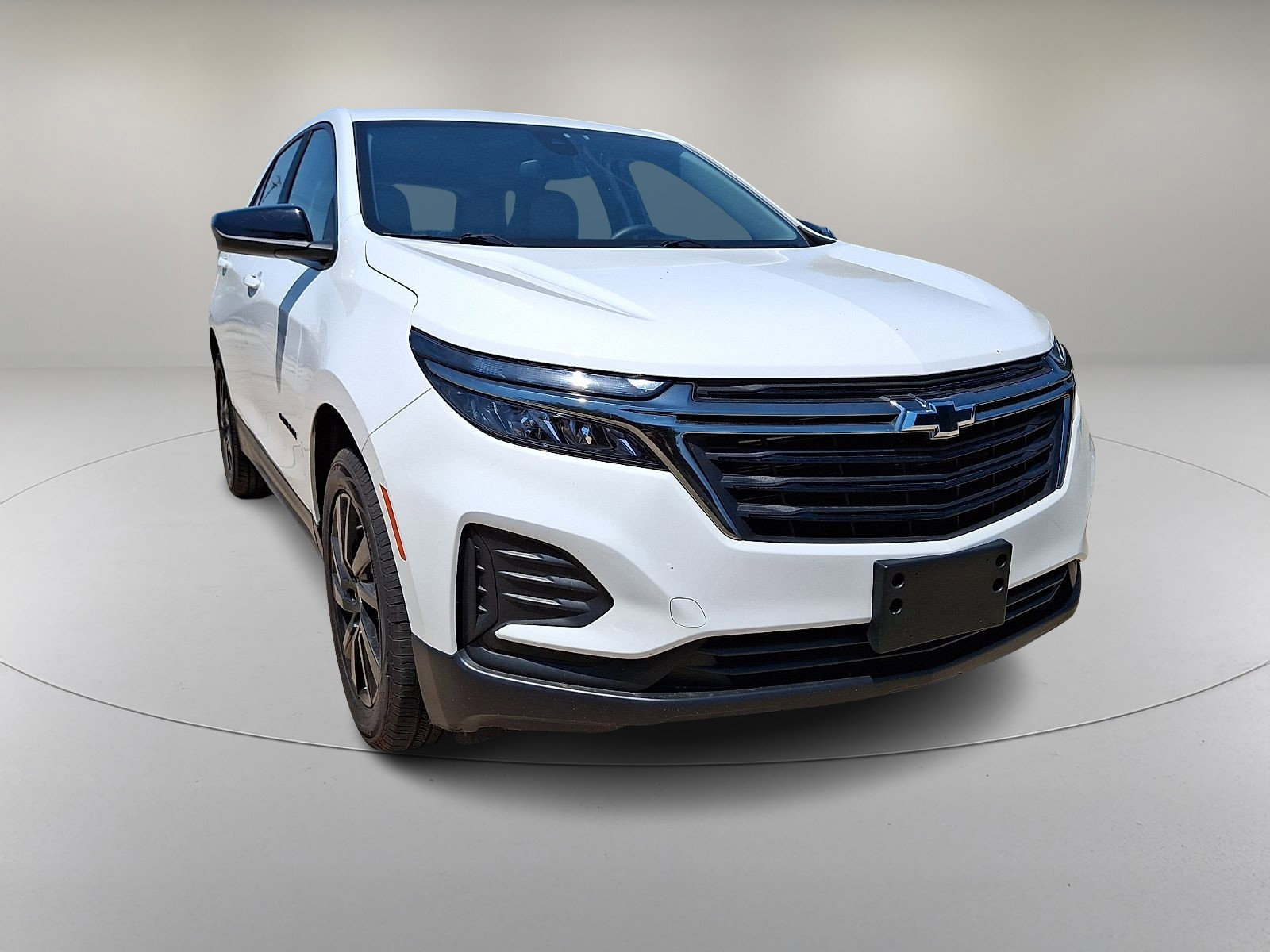 Used 2024 Chevrolet Equinox LS w/ Sport Edition AWD/4WD image 2