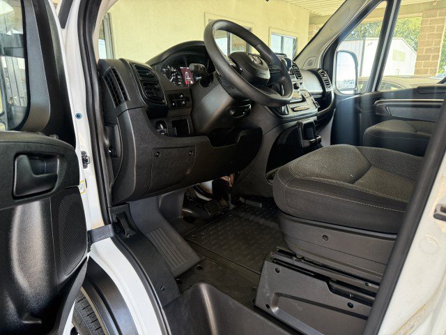 Used 2025 RAM ProMaster 2500 w/ Convenience Group FWD image 16