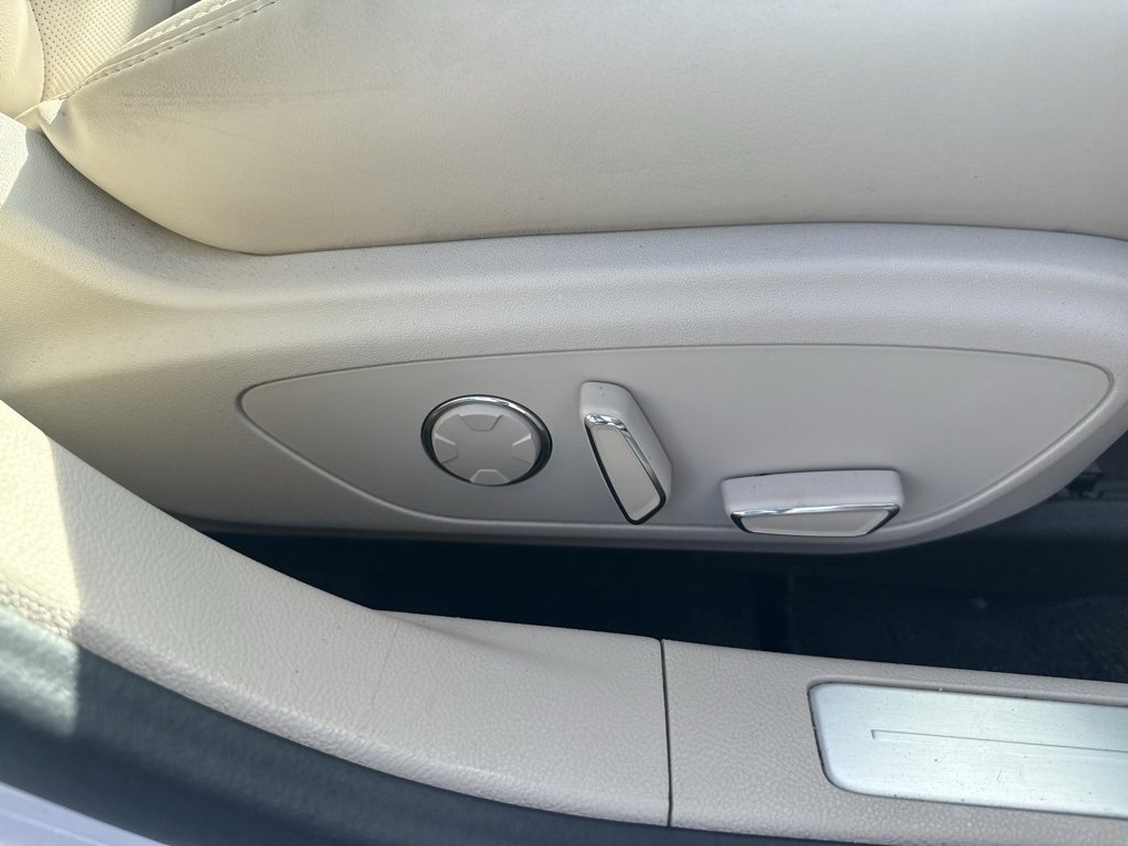 Used 2020 Lincoln MKZ Reserve w/ Elements Package image 32