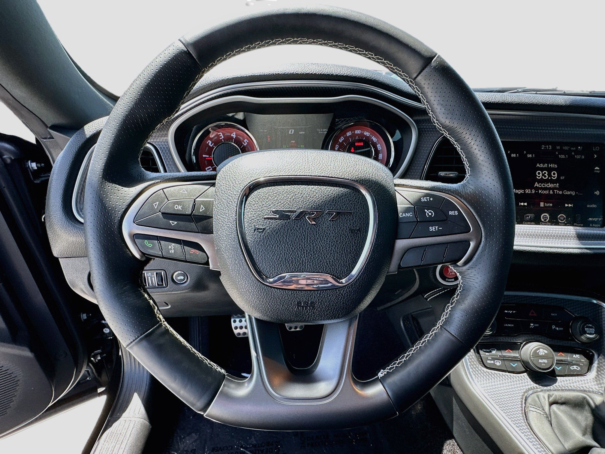Used 2015 Dodge Challenger SRT Hellcat RWD image 11