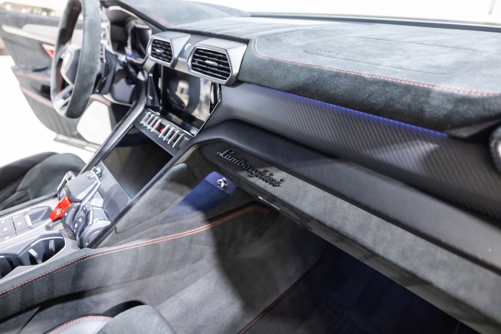 Used 2023 Lamborghini Urus Performante image 40