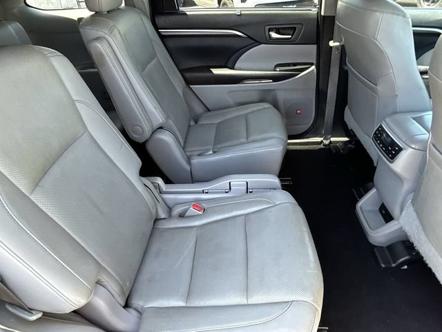 Used 2016 Toyota Highlander Limited Platinum FWD image 14