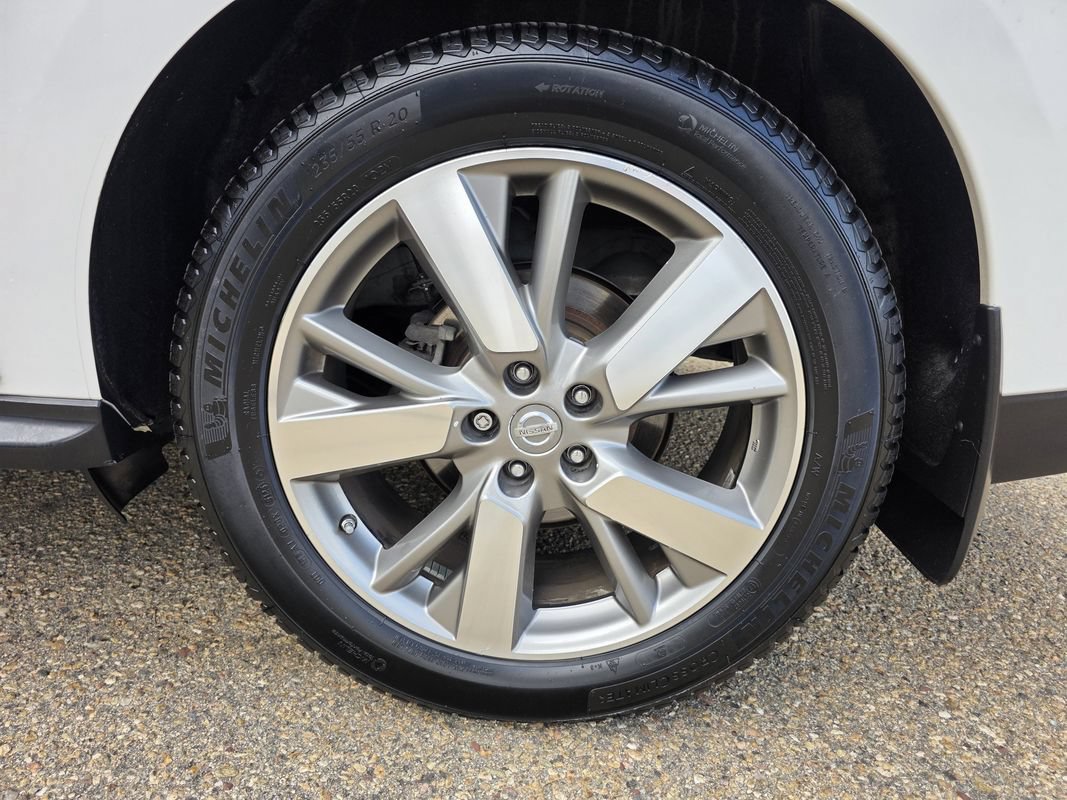 Used 2014 Nissan Pathfinder Platinum w/ Platinum Premium Package FWD image 41