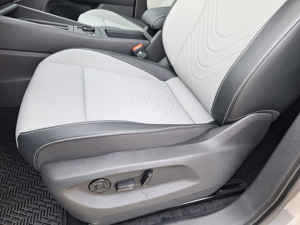 New 2026 Volkswagen Tiguan SE image 10