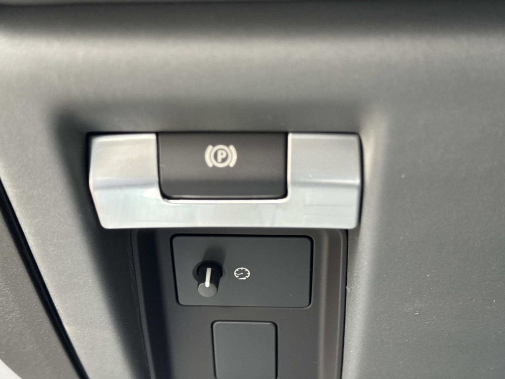 New 2026 Land Rover Defender 110 image 29