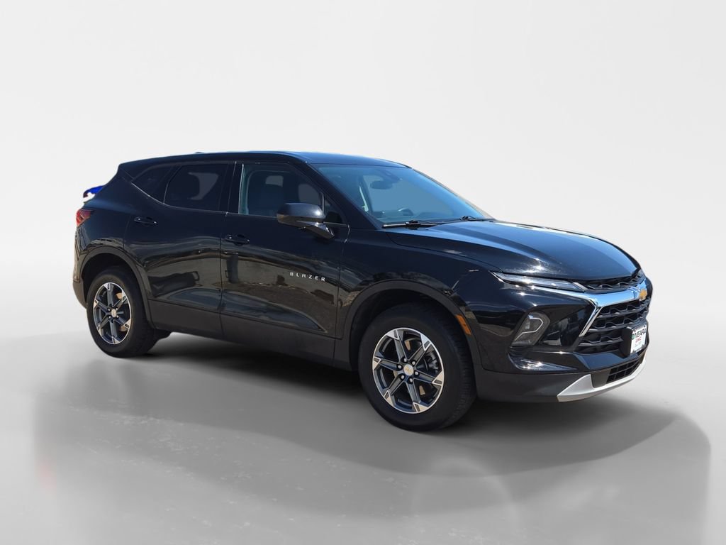 Used 2025 Chevrolet Blazer LT AWD/4WD image 8