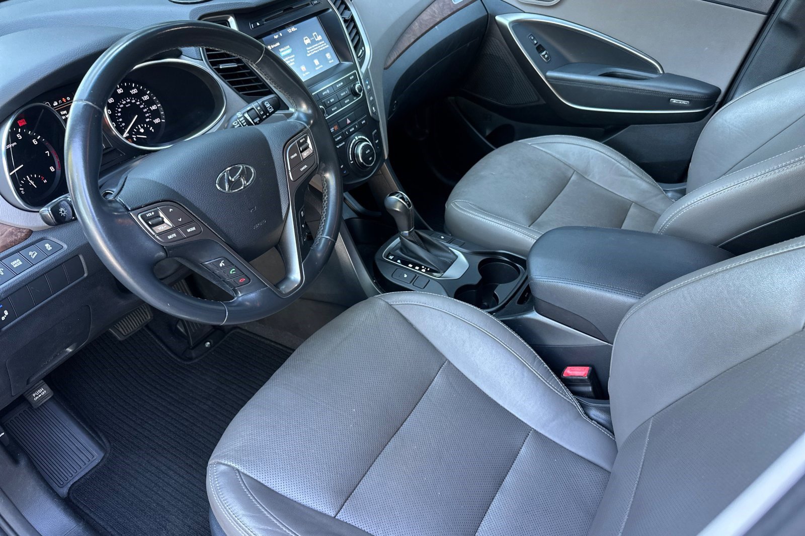 Used 2018 Hyundai Santa Fe SE w/ SE Premium Package 02 image 11