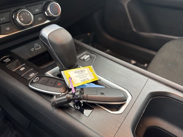 Used 2025 Nissan Kicks S image 27