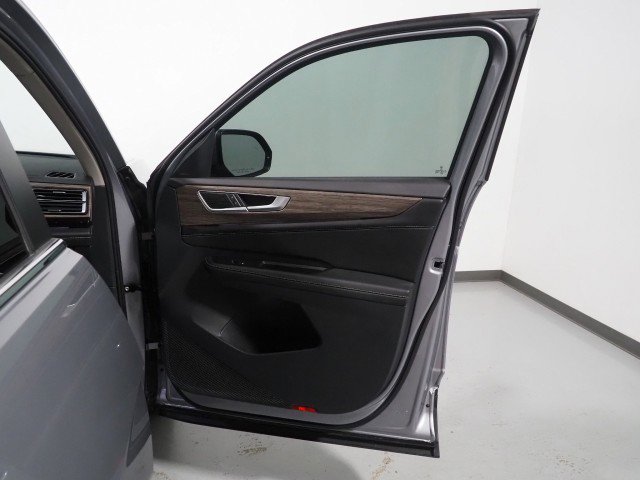 Used 2025 Volkswagen Atlas SEL AWD/4WD image 59