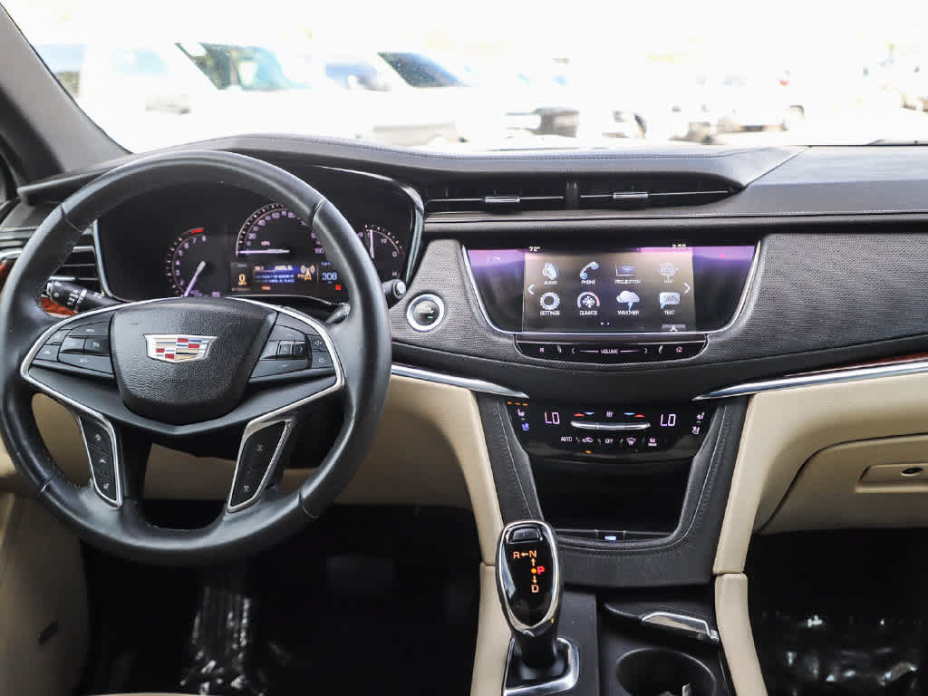 Used 2017 Cadillac XT5 Premium Luxury w/ LPO, Wheel Lock Package FWD image 13