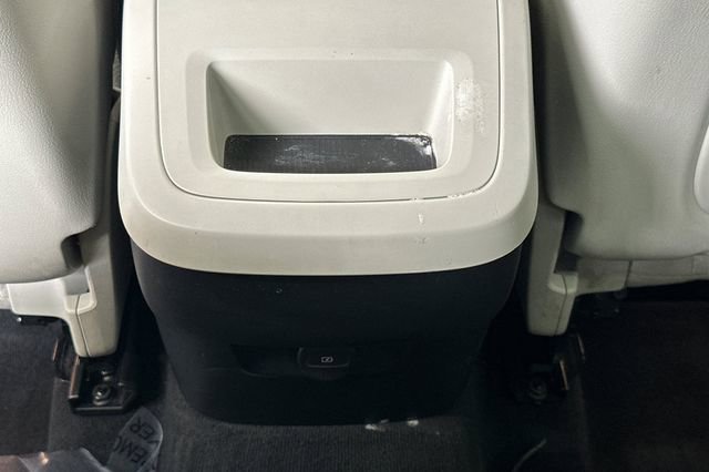 Used 2023 Volvo XC60 B5 Plus AWD/4WD image 15