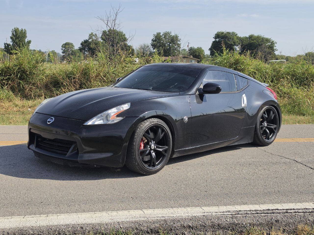 Used 2011 Nissan 370Z Touring w/ Sport Pkg RWD image 2