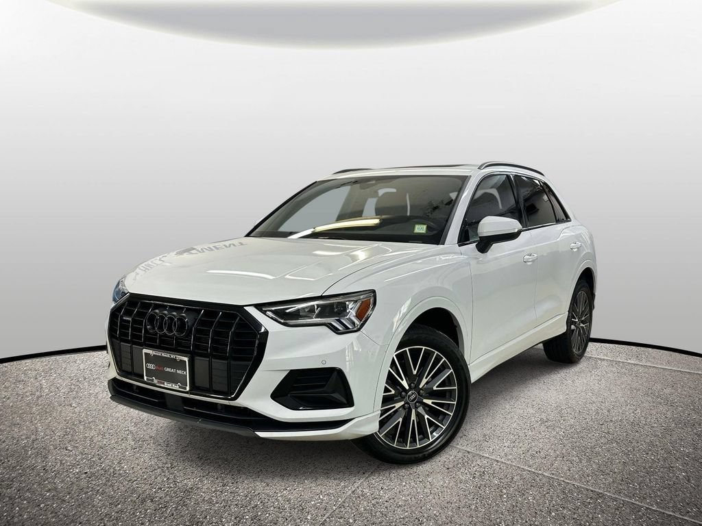 Used 2023 Audi Q3 2.0T Premium w/ Convenience Package AWD/4WD image 1