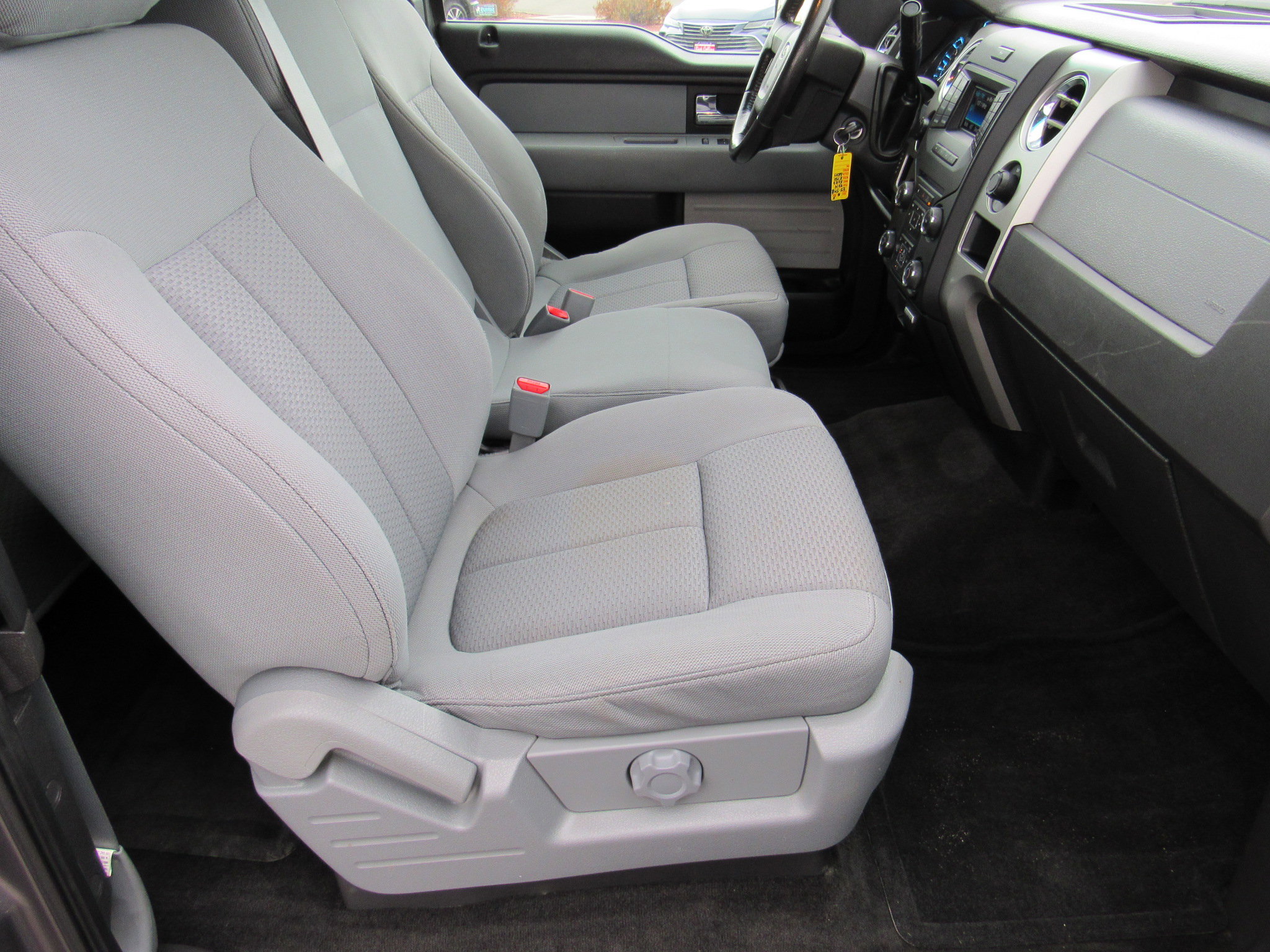 Used 2014 Ford F150 XLT w/ XLT Chrome Package image 26