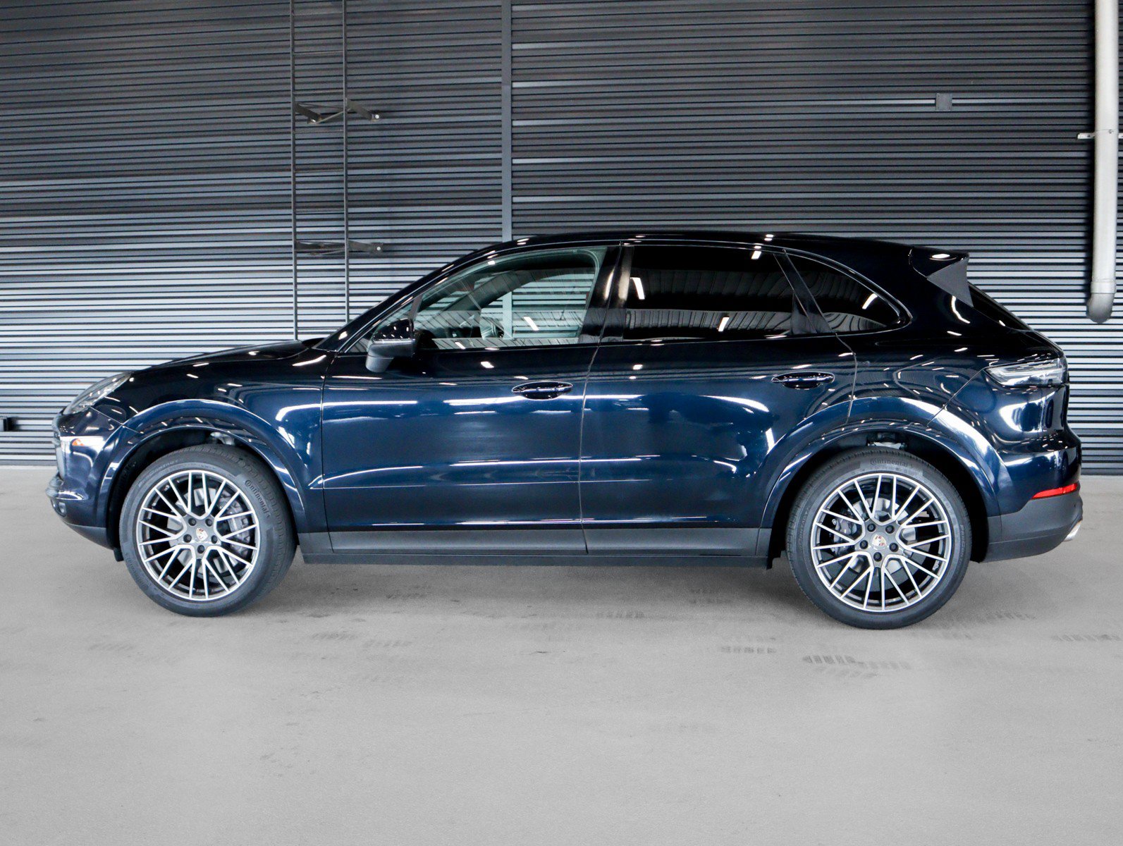 Certified 2023 Porsche Cayenne AWD/4WD image 2