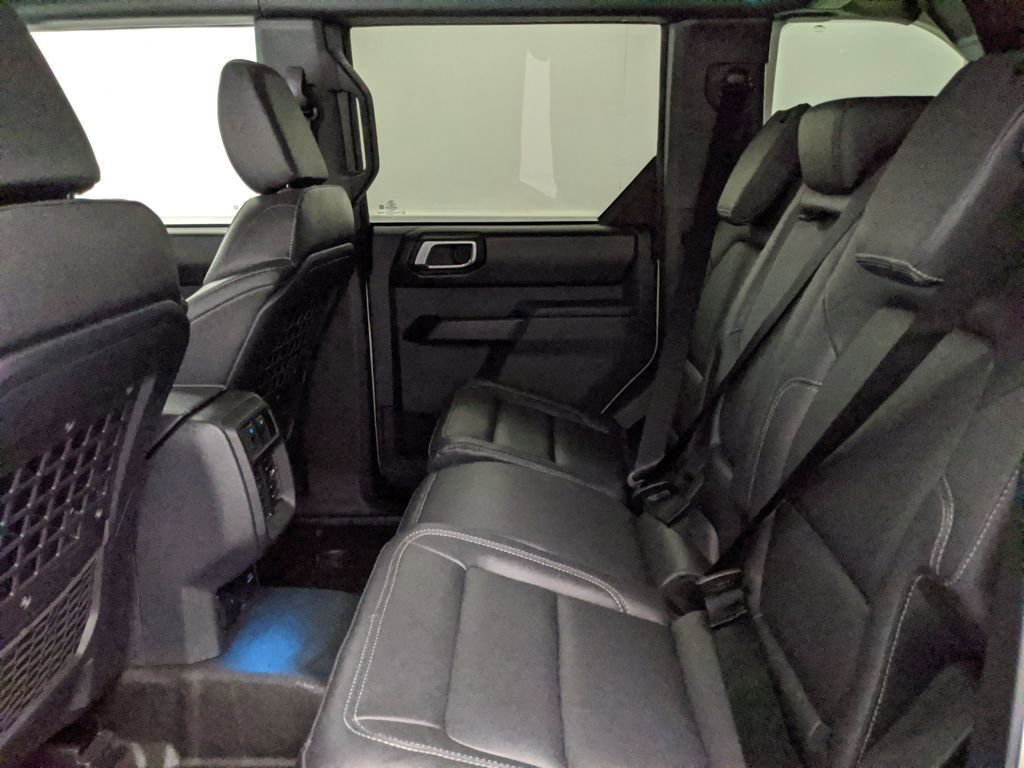 New 2025 Ford Bronco Badlands image 23