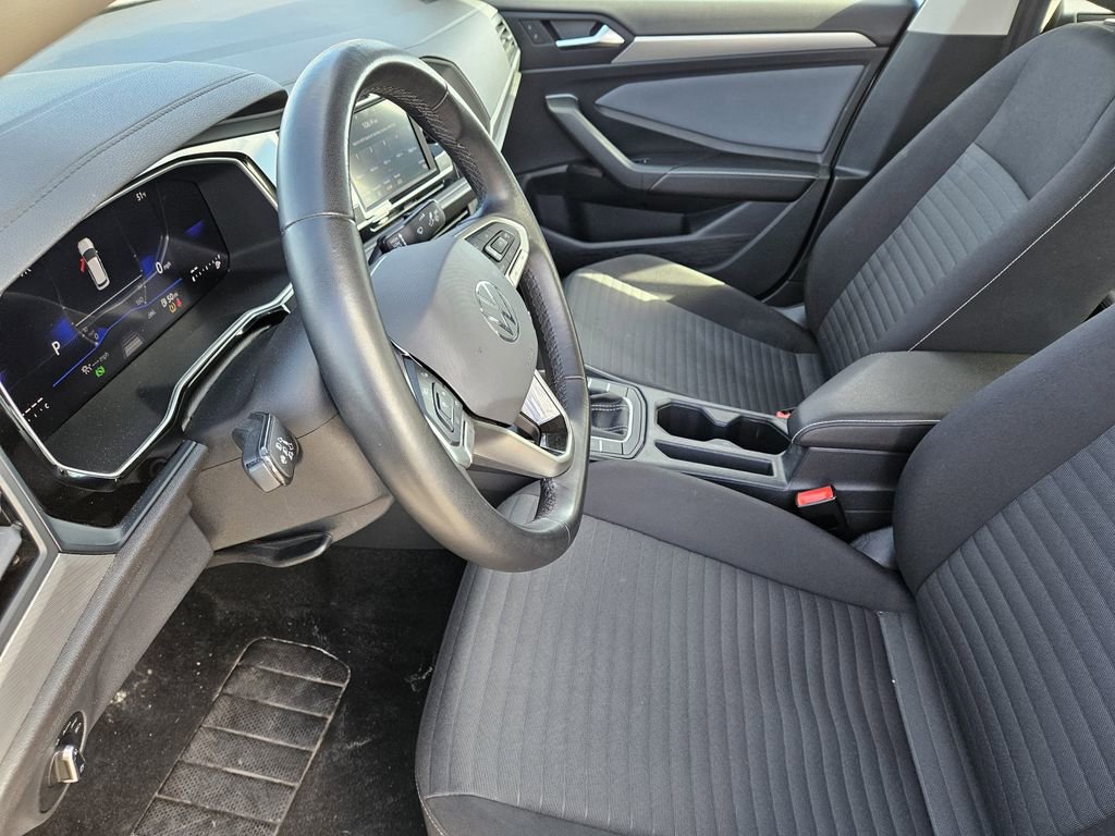 Used 2024 Volkswagen Jetta S image 9