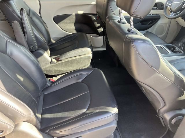Used 2024 Chrysler Pacifica Limited FWD image 24