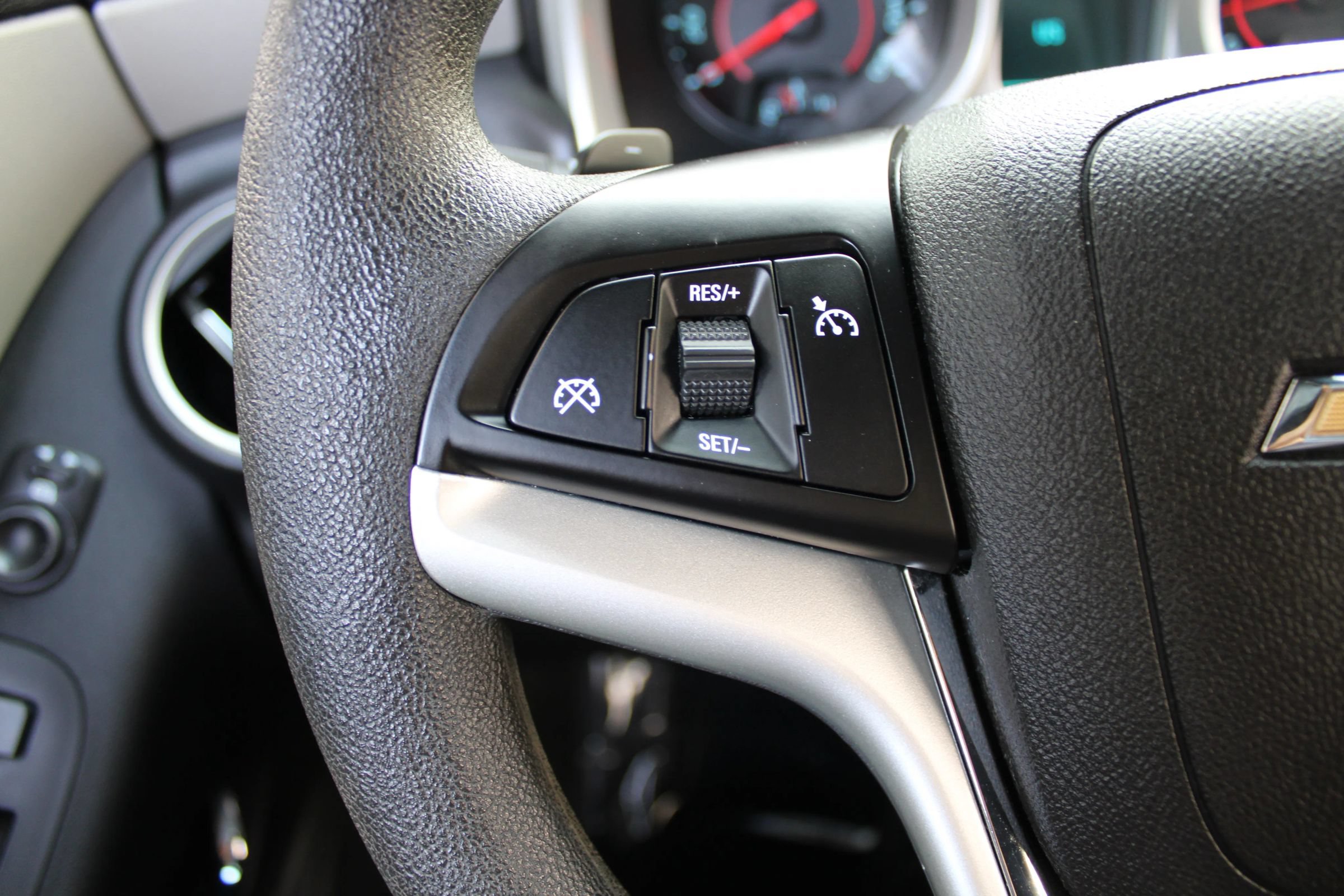 Used 2015 Chevrolet Camaro LS RWD image 11