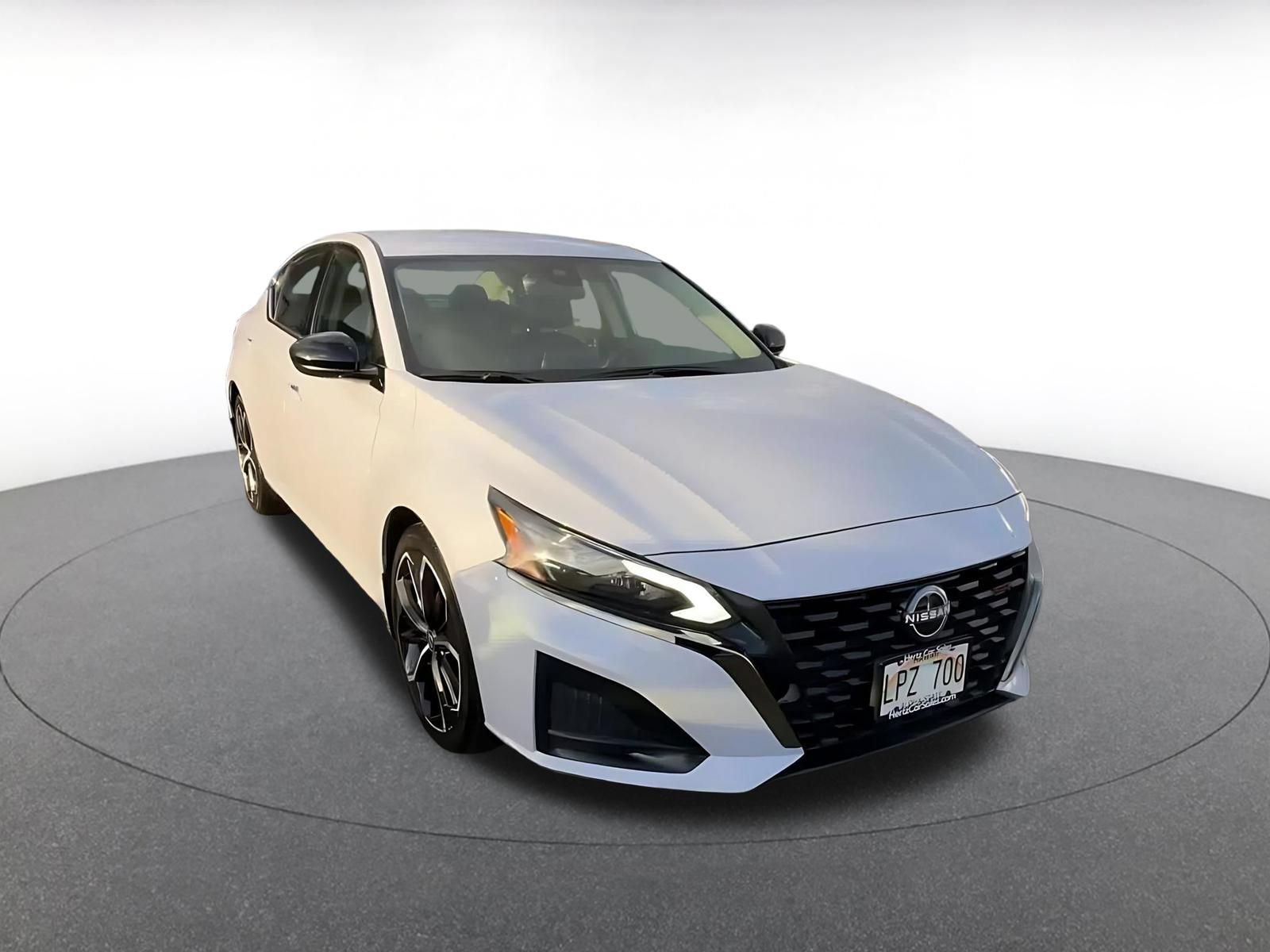 Used 2025 Nissan Altima 2.5 SR FWD image 3