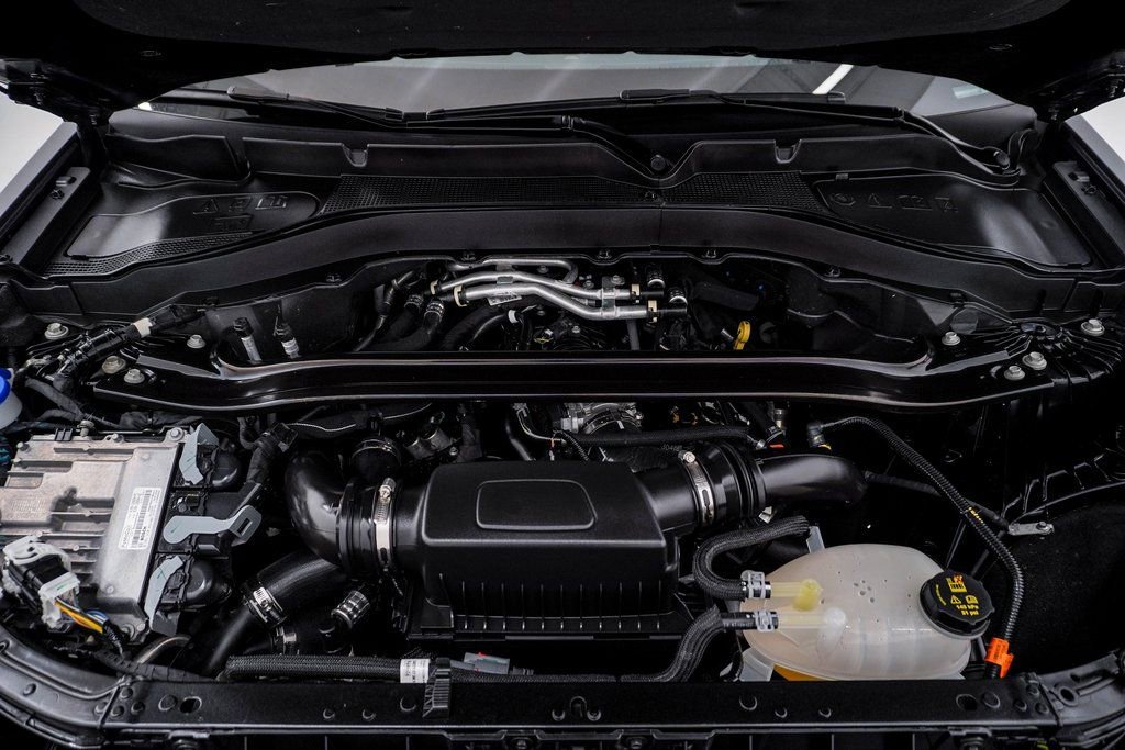 Used 2025 Ford Explorer ST image 29