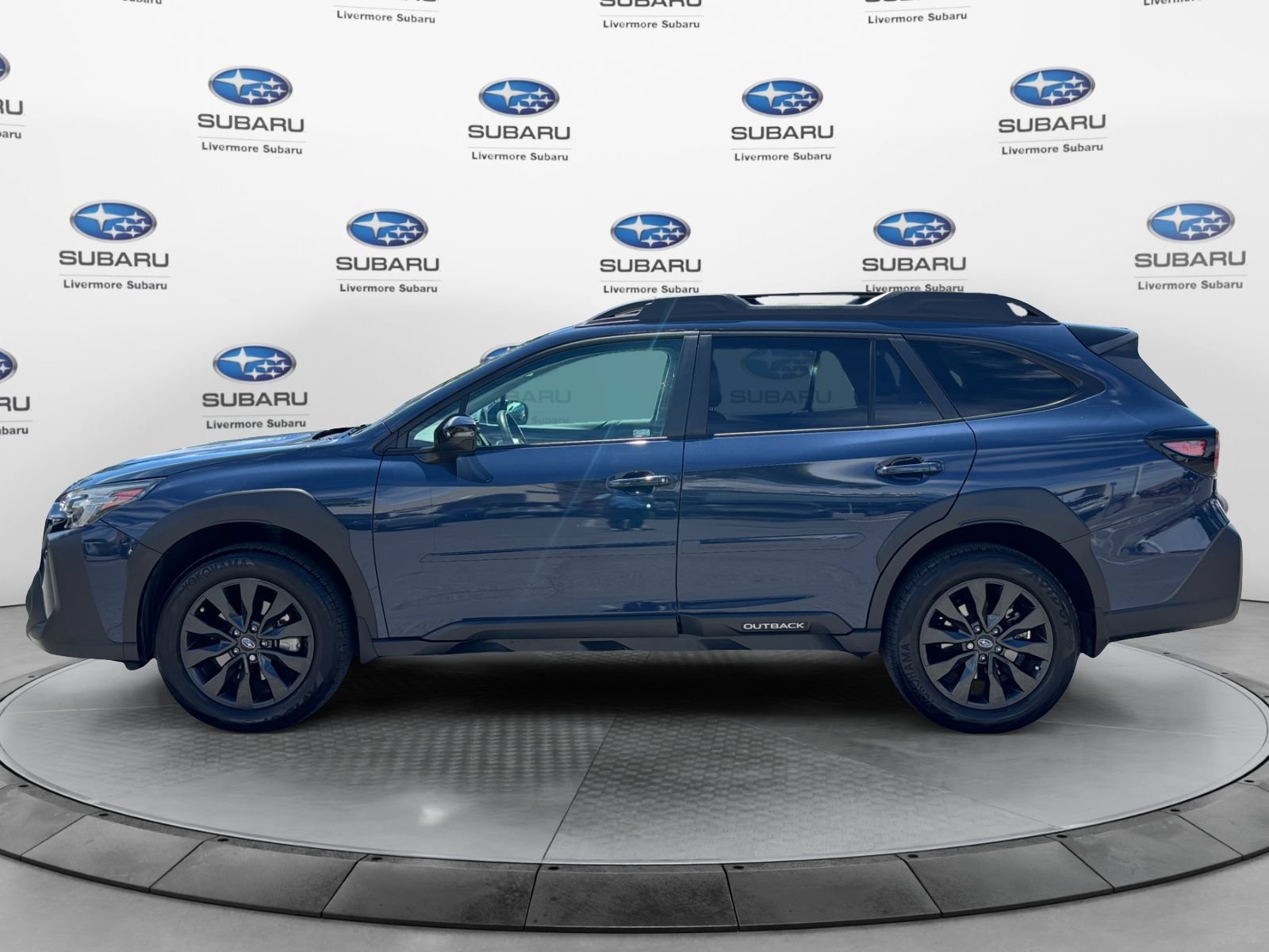 Used 2023 Subaru Outback Onyx Edition AWD/4WD image 2