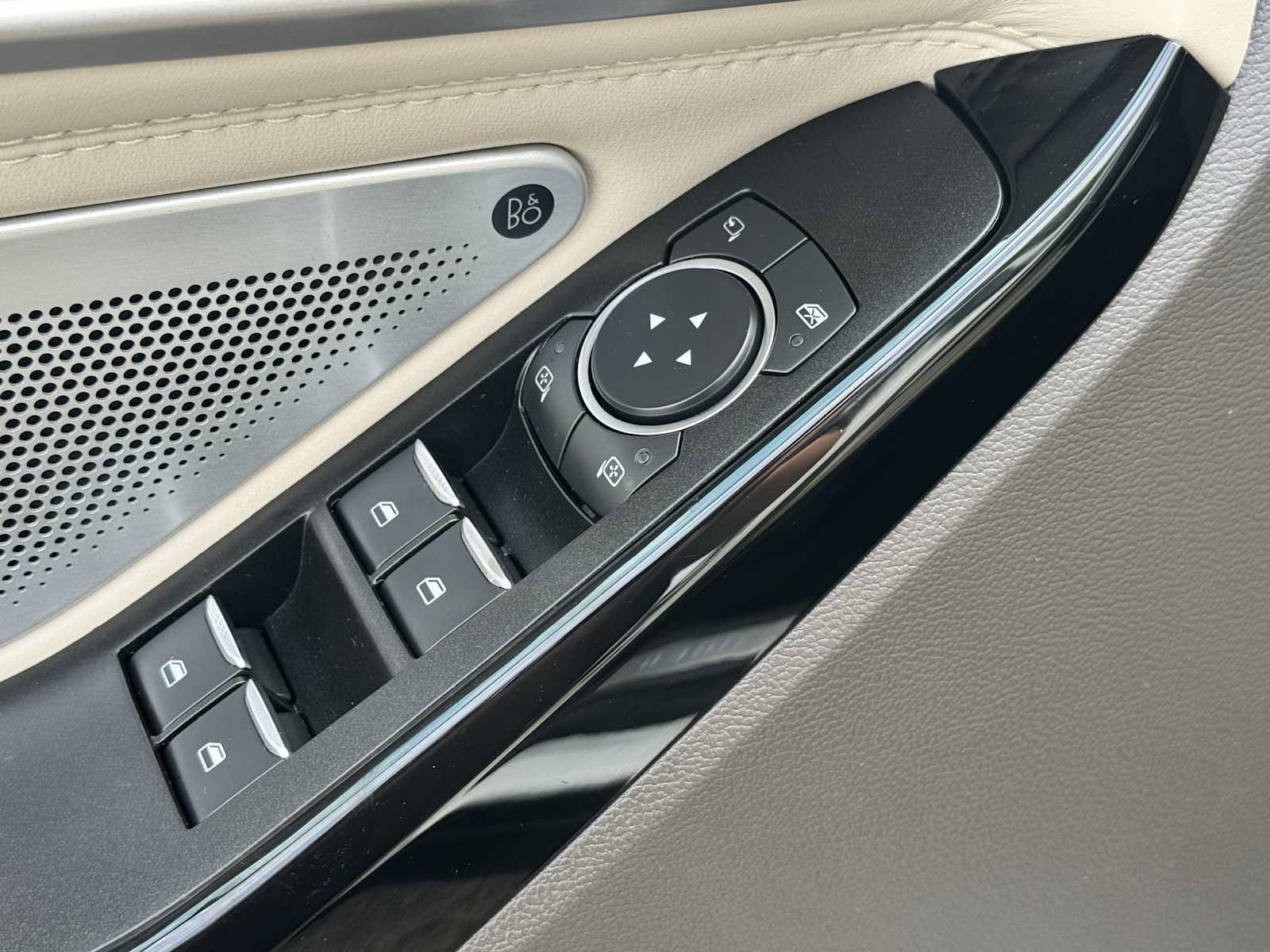 Used 2021 Ford Explorer Platinum w/ Equipment Group 601A AWD/4WD image 10