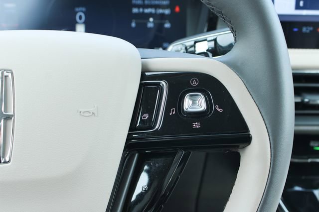 Used 2024 Lincoln Corsair Premiere image 25