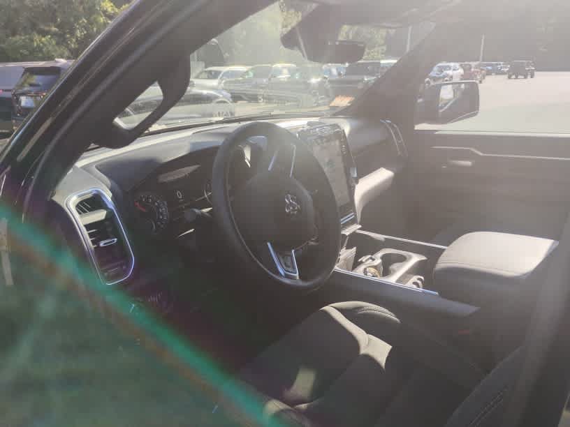 Used 2025 RAM 1500 Big Horn AWD/4WD image 9