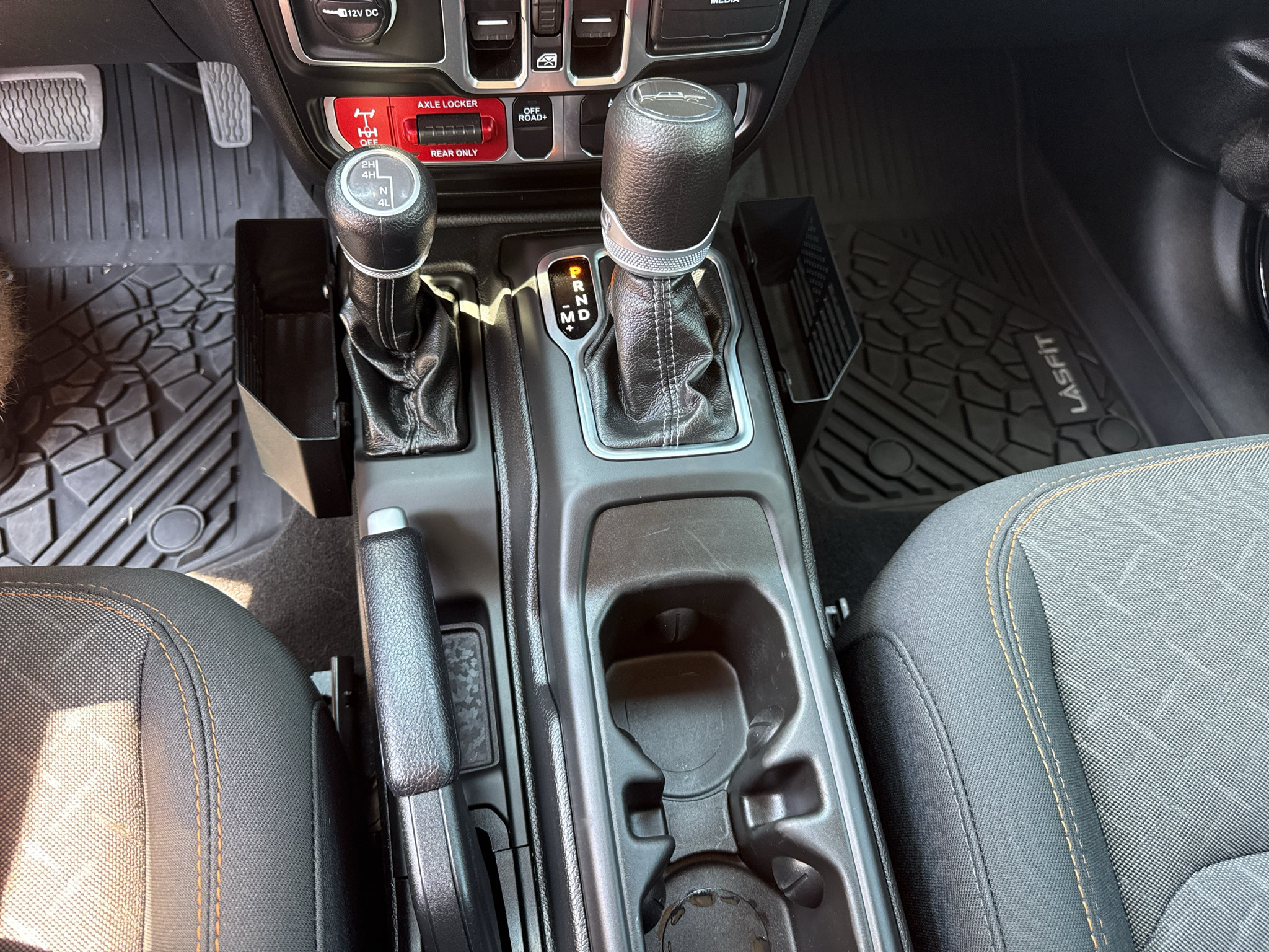 Used 2025 Jeep Gladiator Mojave AWD/4WD image 20