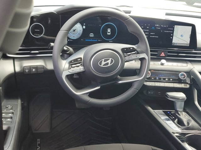 Used 2024 Hyundai Elantra SEL w/ Convenience Package FWD image 10