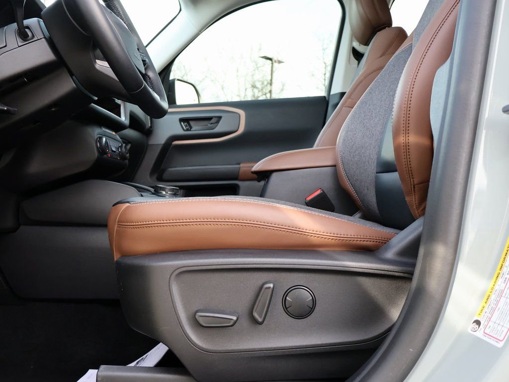 Used 2024 Ford Bronco Sport Outer Banks w/ Tech Package image 32