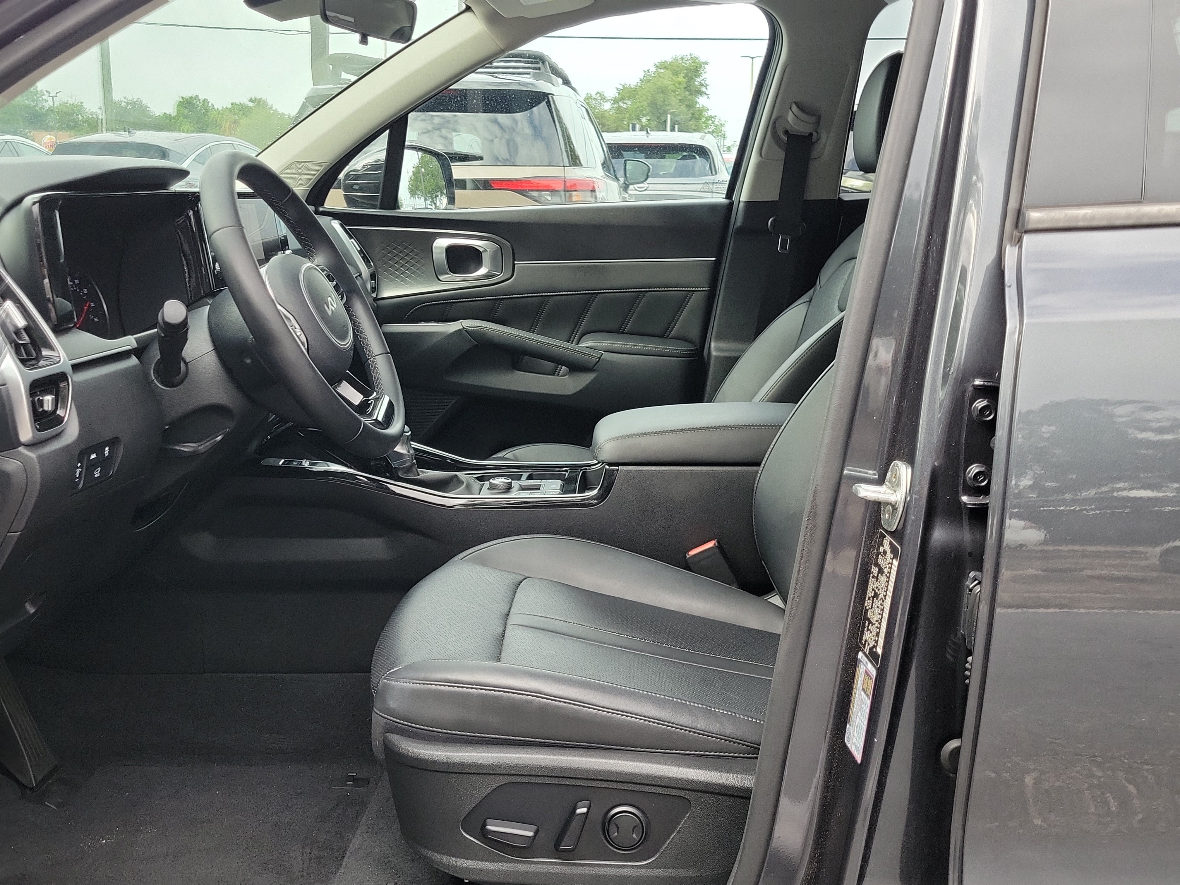Used 2022 Kia Sorento SX FWD image 19