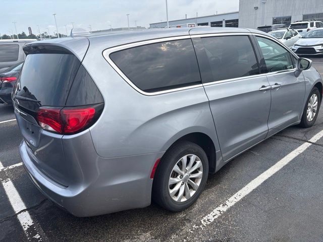 Used 2019 Chrysler Pacifica Touring Plus FWD image 6