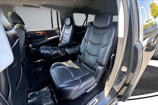 Used 2020 Cadillac Escalade ESV Premium Luxury AWD/4WD image 22