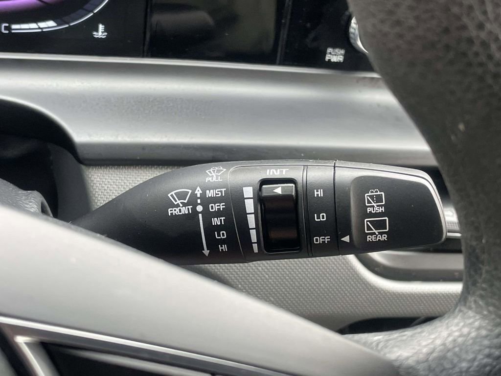 Used 2025 Kia Seltos LX image 32