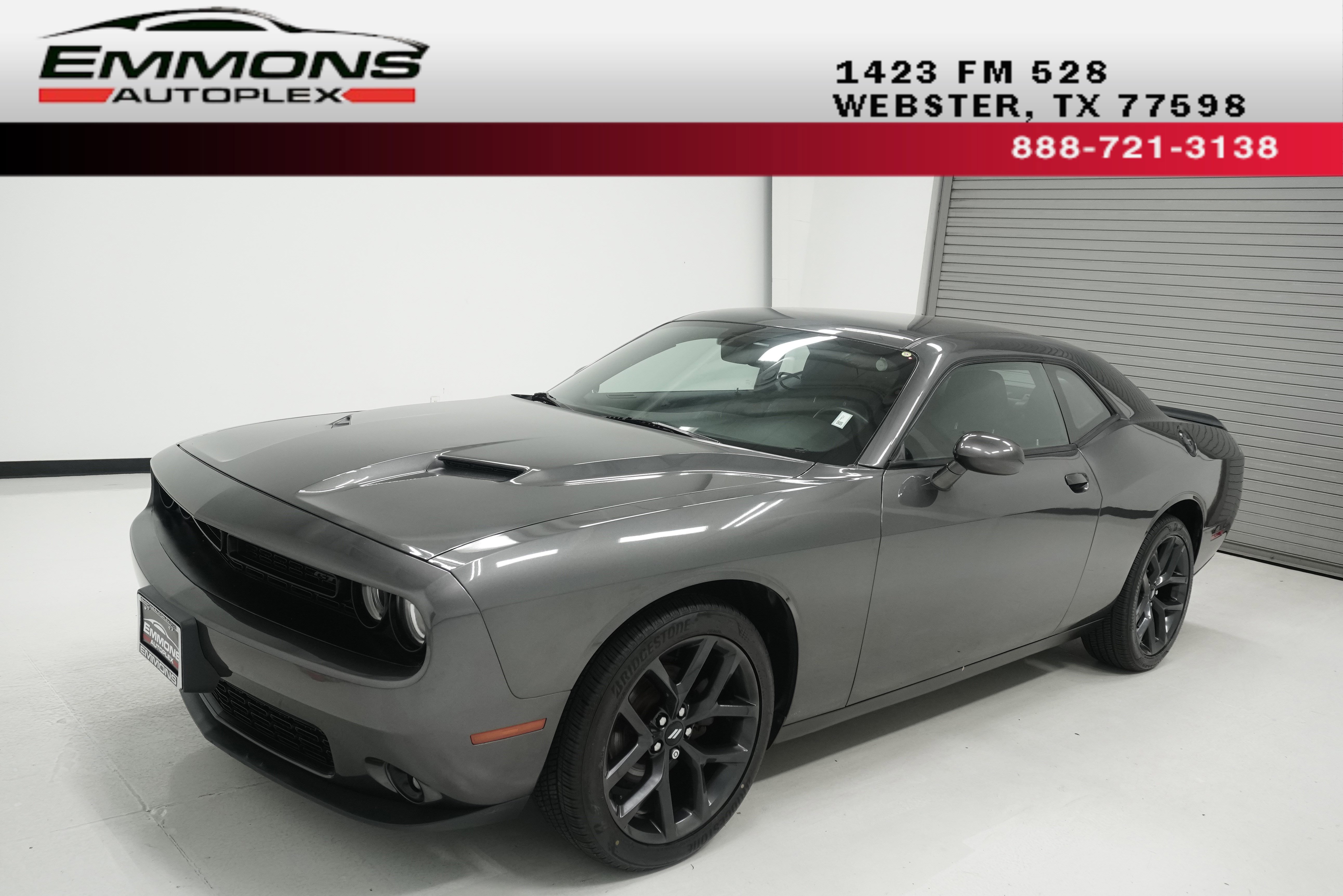 Used 2019 Dodge Challenger SXT w/ Blacktop Package RWD video 1
