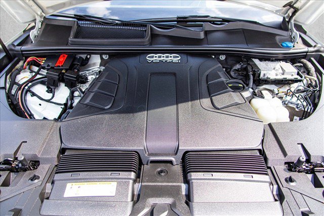 Used 2018 Audi Q7 3.0T Prestige AWD/4WD image 29