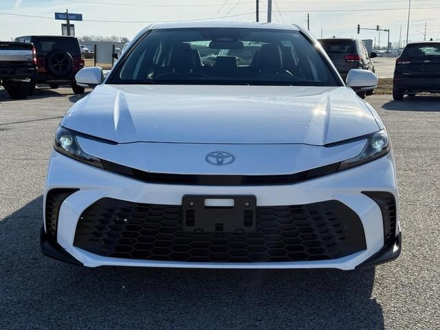 Used 2025 Toyota Camry SE image 9
