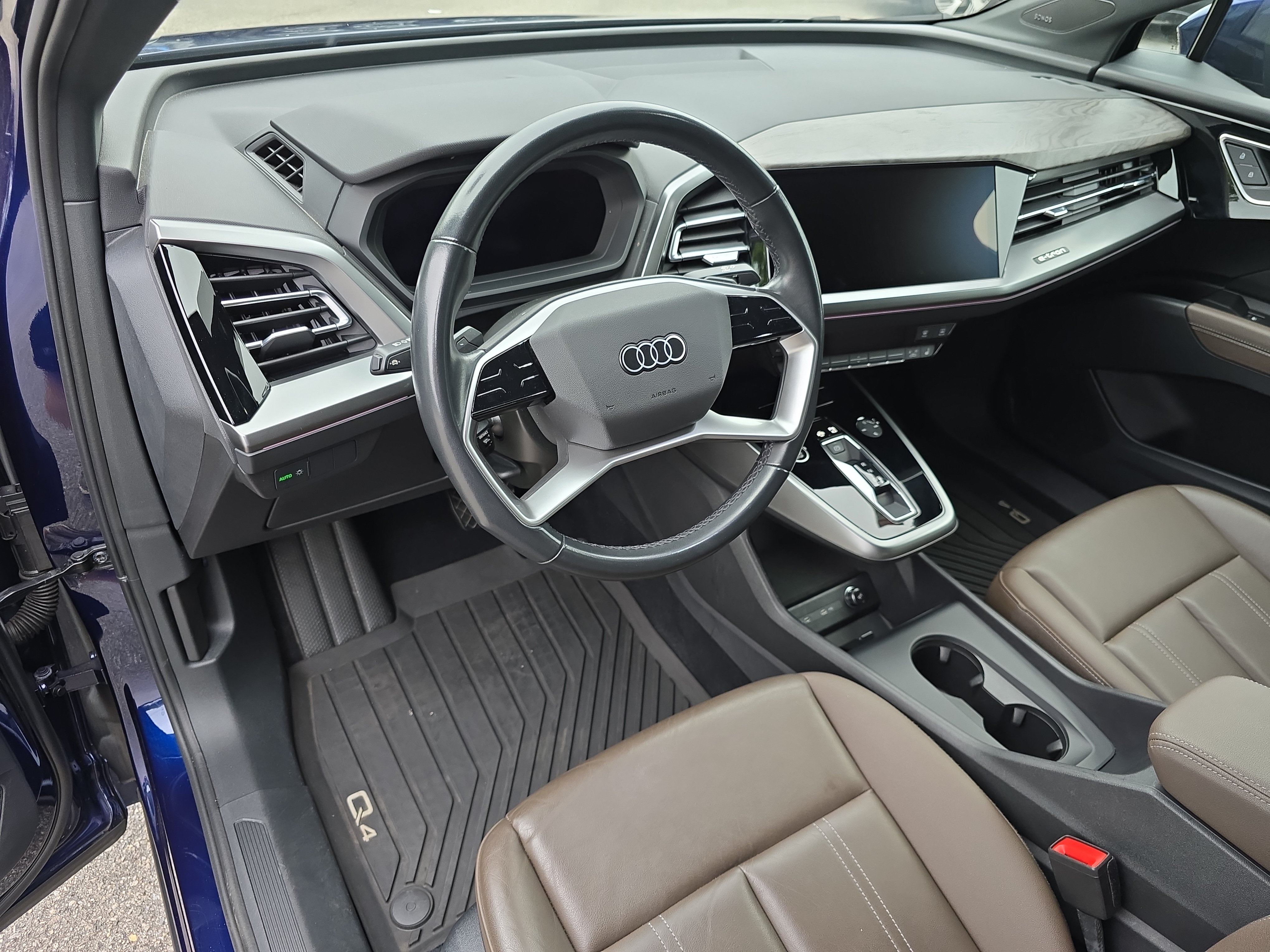Used 2023 Audi Q4 e-tron Premium Plus AWD/4WD image 16