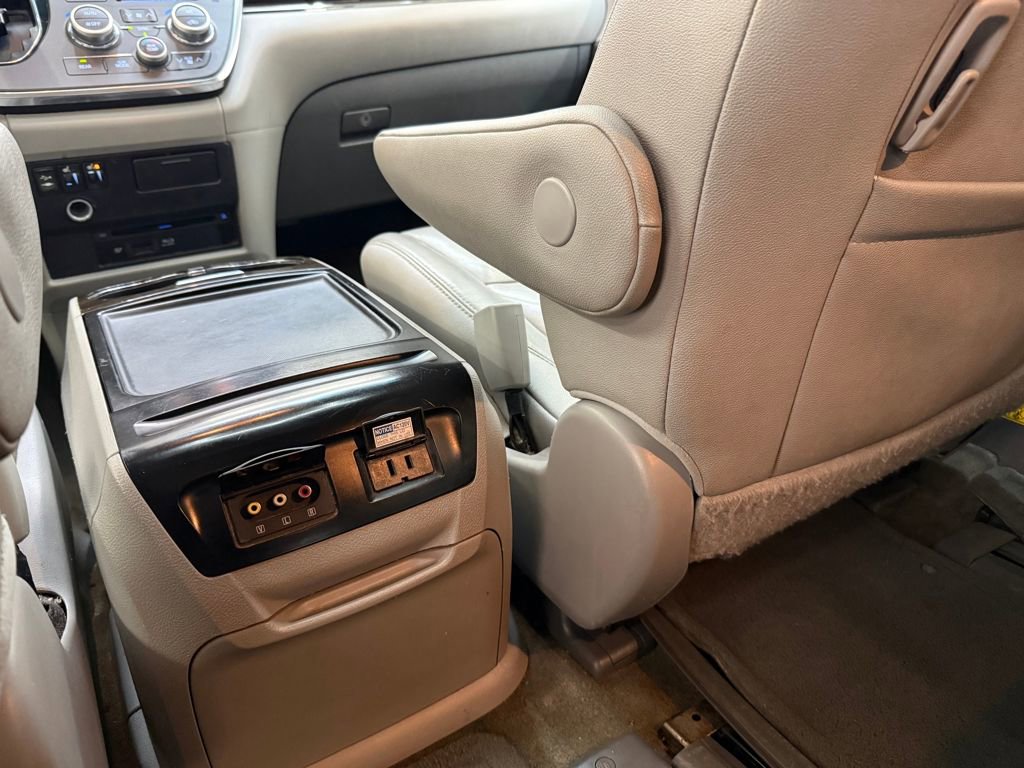 Used 2015 Toyota Sienna XLE Premium image 18
